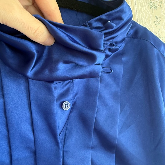 Worthington vintage satin blue button down - Picture 7 of 7